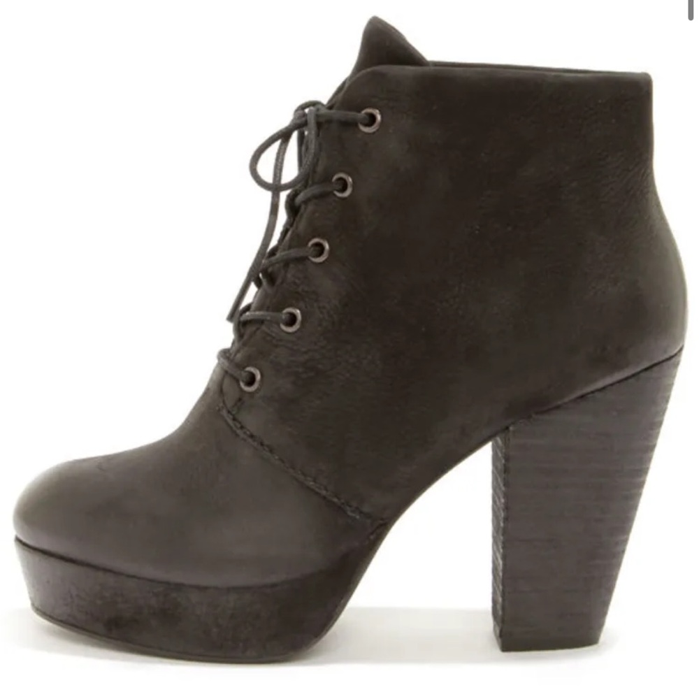 Steve Madden Raspy Black Suede High Heel Ankle Boots. Size 7.5.